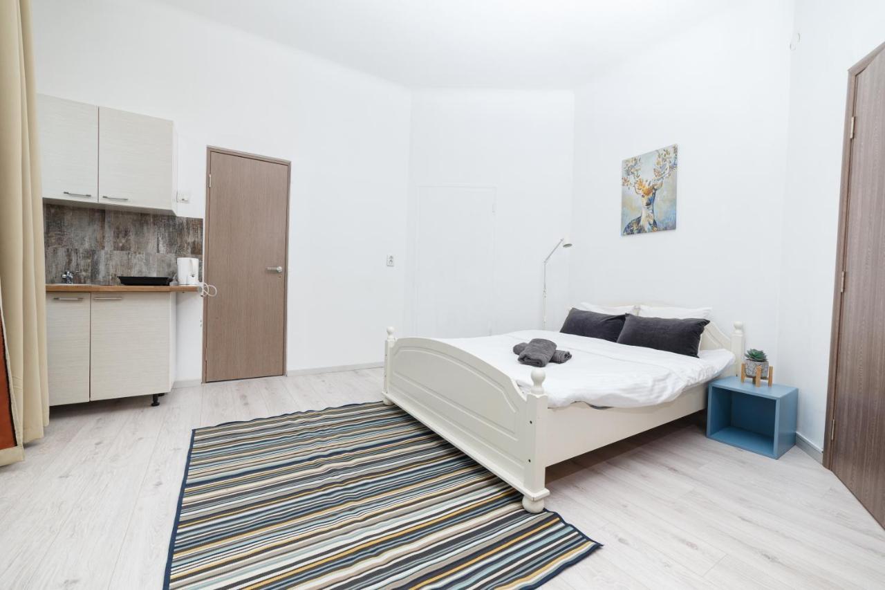 Color Apartments Franceza St Bucharest Exterior photo