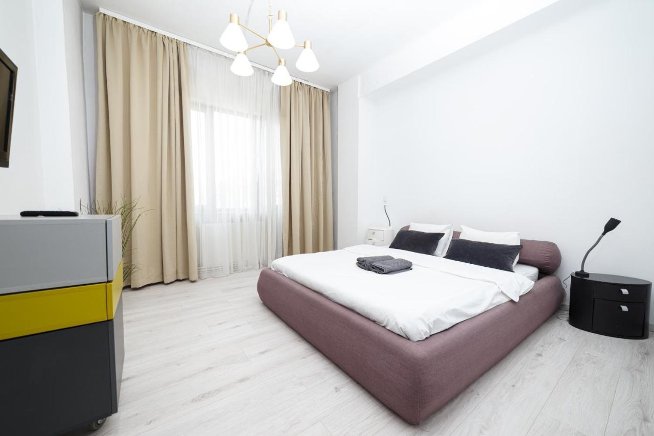 Color Apartments Franceza St Bucharest Exterior photo